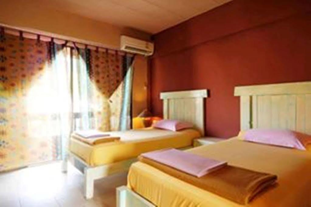 Casa Brazil Homestay Karon Exterior photo