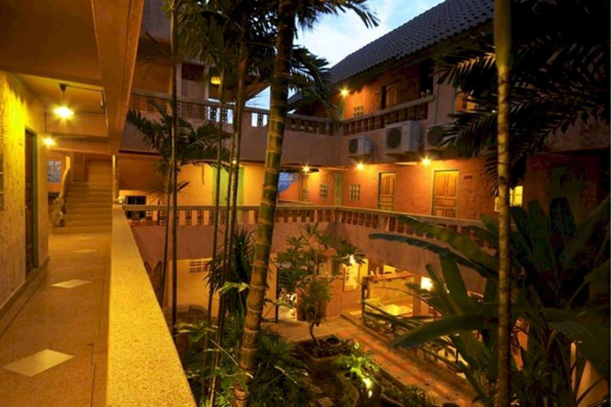 Casa Brazil Homestay Karon Exterior photo